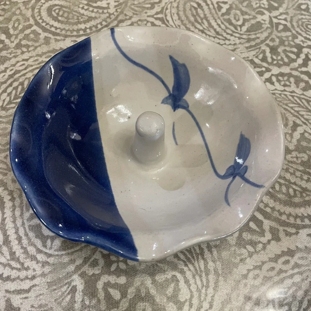 Artisan Studio Pottery Ceramic apple bake Dish Blue White Floral Wavy Signed
